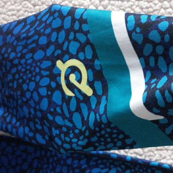 WITH X Peloton Blue Leopard Print Leggings - Picture 14 of 15